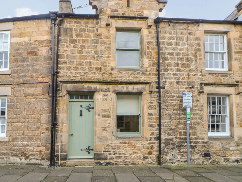 Fully equipped lovely cottage with terrace & garden - Image 1