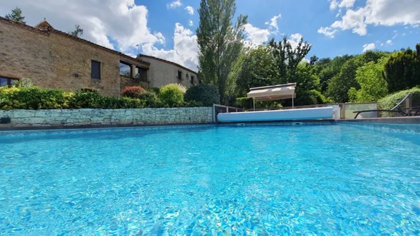 House with terrace & pool | Pool view - Image 1