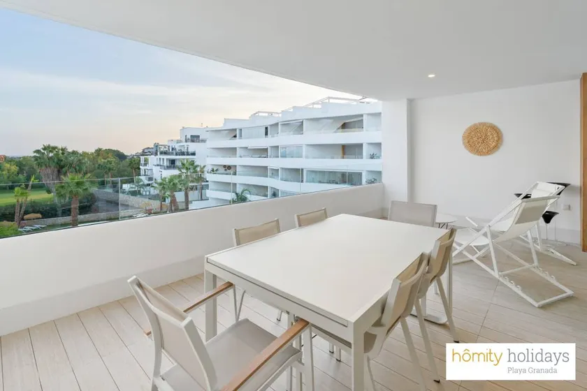 Apartment with pool & terrace - Image 1