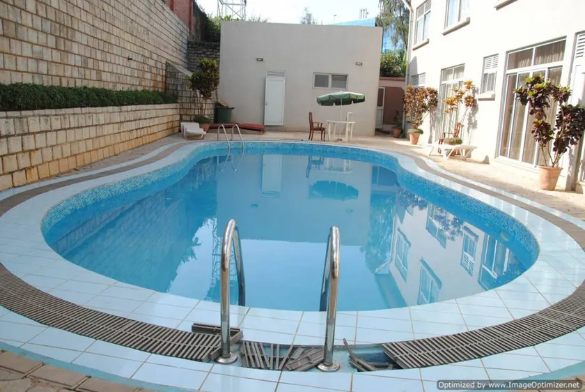 Private room with pool, garden & jacuzzi | Pool view - Image 1
