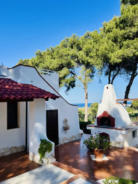 Villa with garden, terrace & barbecue | Panoramic view - Image 1