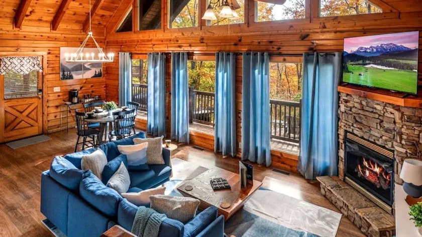 Romantic Smoky Mountain Cabin with Hot Tub, Scenic Views & Game Loft near Pigeon Forge, Tennessee - Image 1