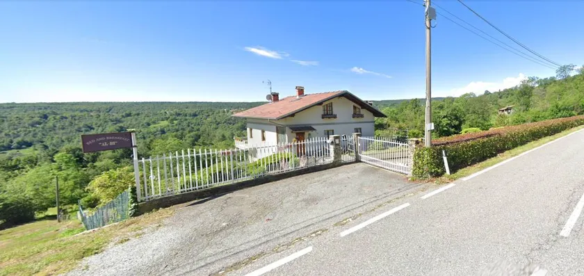 House with garden, BBQ & terrace | Nature view - Image 1