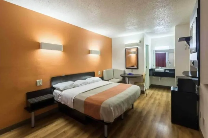 Flat with 1 bedroom for 2 persons - Image 1