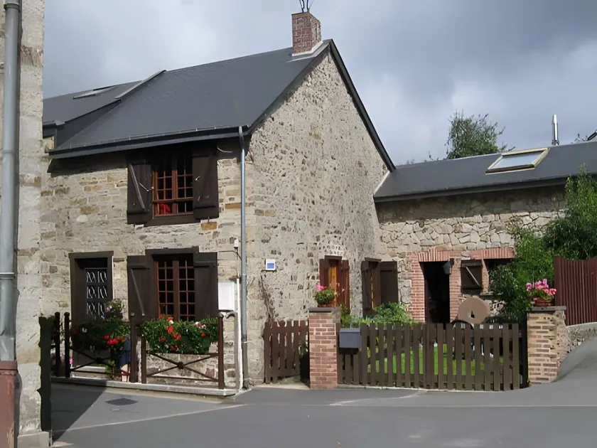 Children-friendly lovely cottage with terrace, BBQ & garden | Garden view - Image 1