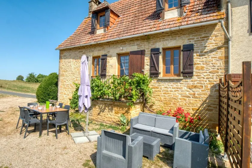 Child-friendly holiday home with terrace, garden & BBQ | Garden view | Pets allowed - Image 1