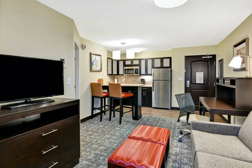 Flat with BBQ & pool - Image 1