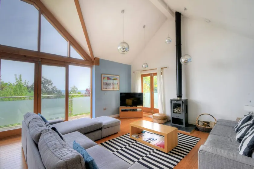 Child-friendly cottage with garden | Beach view | Next to the beach - Image 1