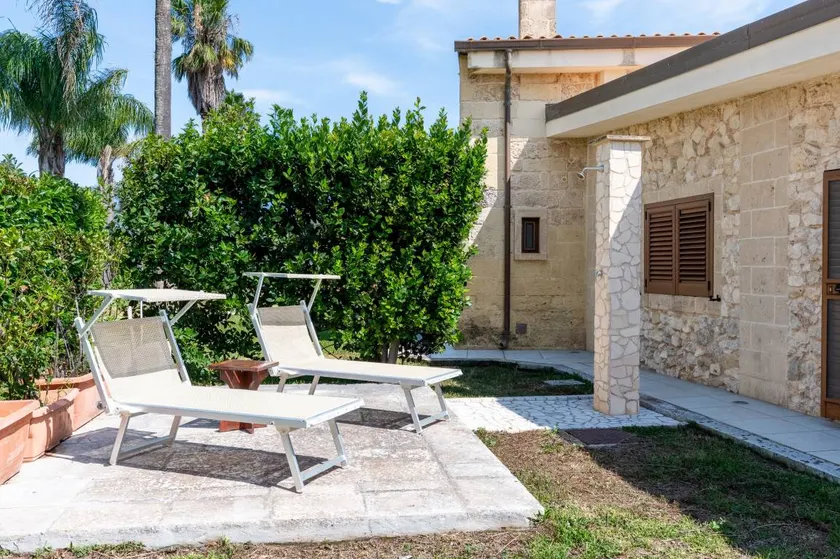 Room 'Masseria Giamarra, Room 6' with Shared Pool, Wi-Fi and Air Conditioning - Image 1