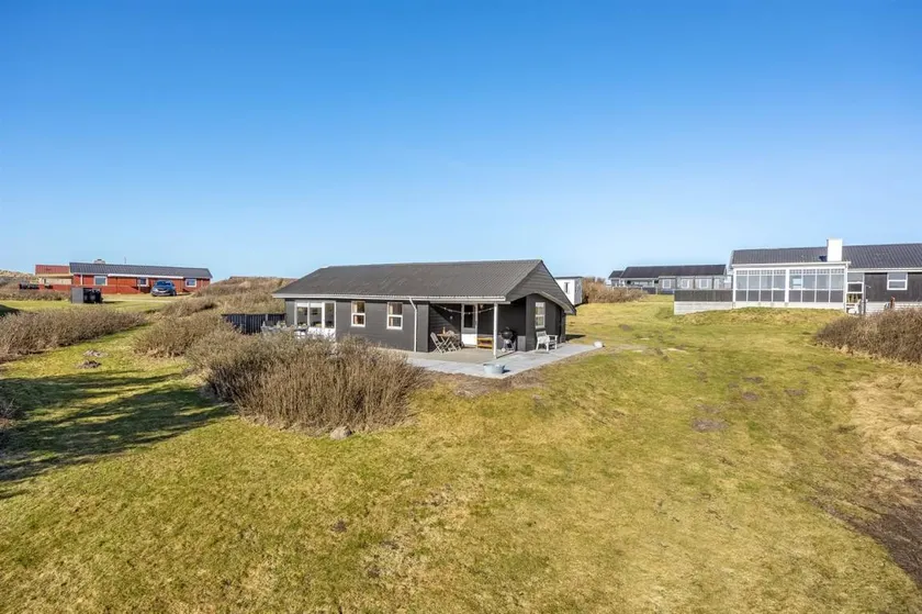 Fully equipped house with terrace | Close to the beach | Pets are welcome - Image 1