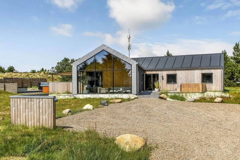 Fully equipped charming holiday home with sauna, terrace & barbeque | Pets are welcome - Image 1