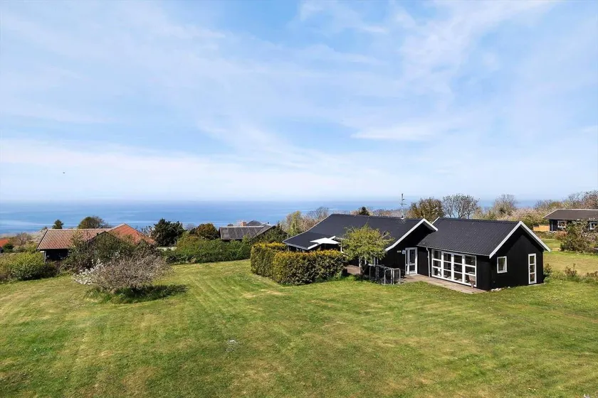 Charming house with BBQ, terrace & pool | Sea view | Dogs allowed - Image 1
