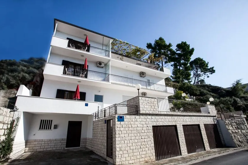 Nice holiday apartment with terrace | Sea view - Image 1