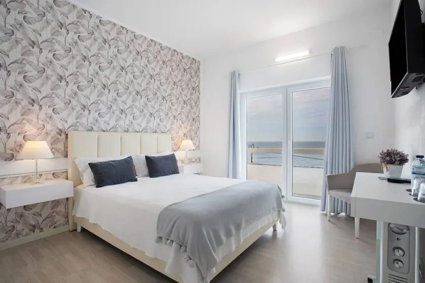 Charmante chambre privée avec internet haut débit | Vue plage | À côté de la plage - Image 1