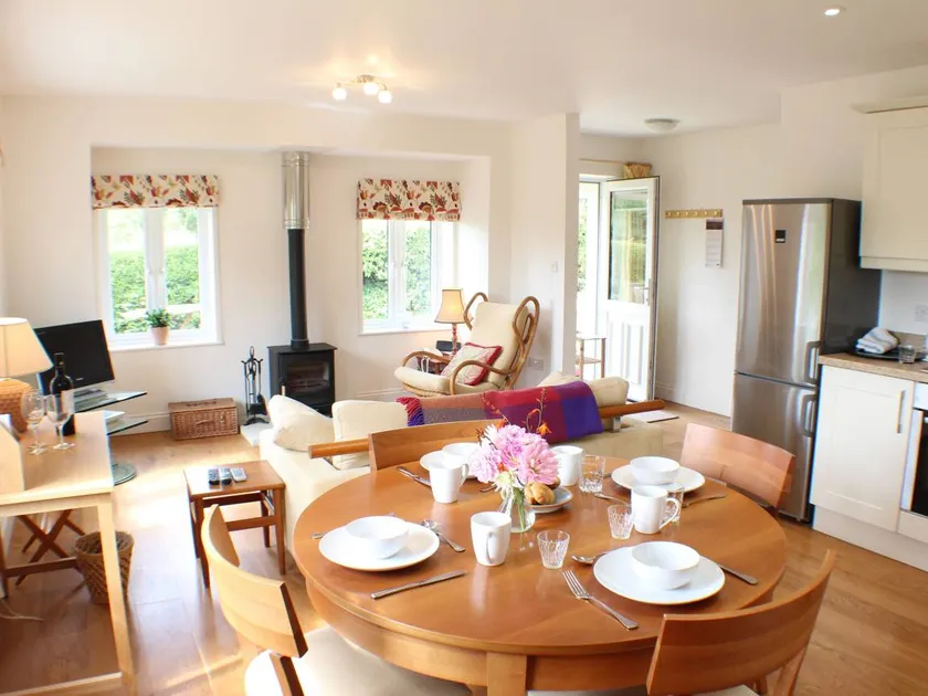 Family-friendly nice cottage with garden & BBQ | Dogs allowed - Image 1