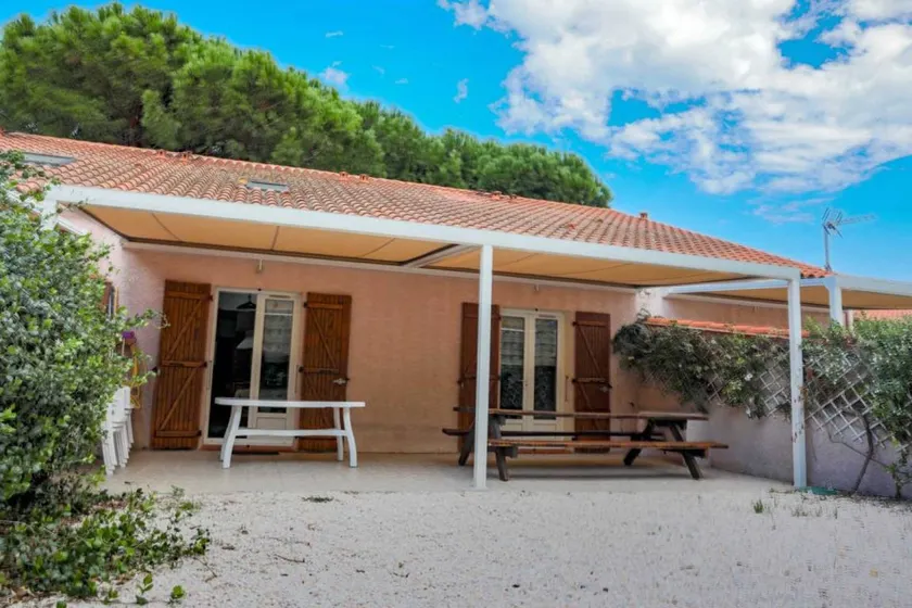 Fully equipped gite with garden, terrace & sauna | Pet-friendly - Image 1