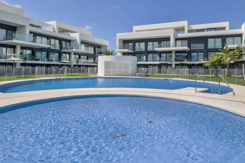 Ático de lujo en Zahara con piscina compartida, Wi-Fi y aire acondicionado - Image 1