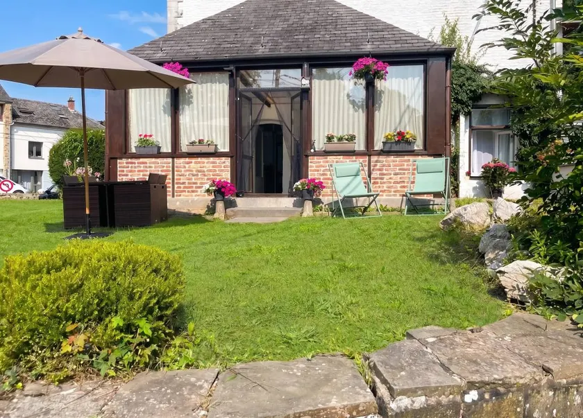 Casa con jardín y barbacoa - Image 1