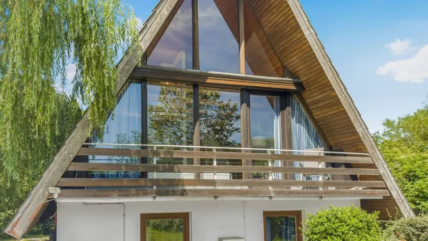 Holiday home with sauna, terrace & garden - Image 1