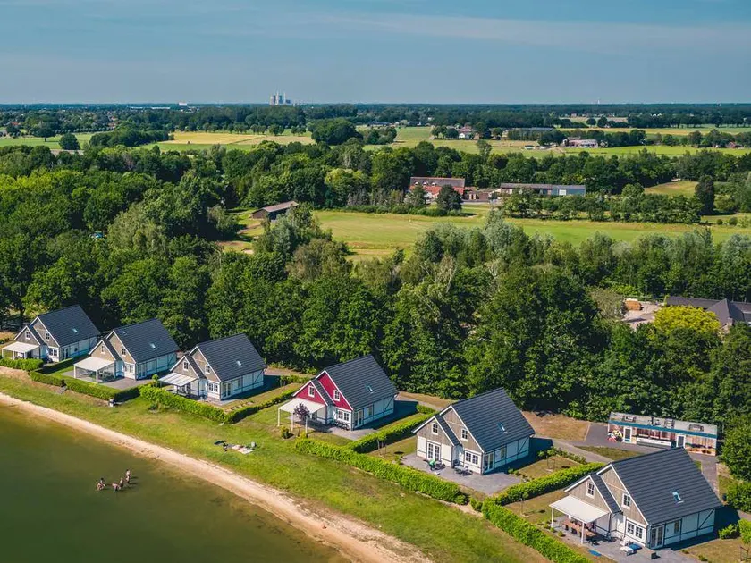 Family-friendly beautiful villa with terrace, sauna & heated pool - Image 1
