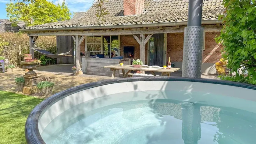 House with terrace, BBQ & garden | Pet-friendly - Image 1