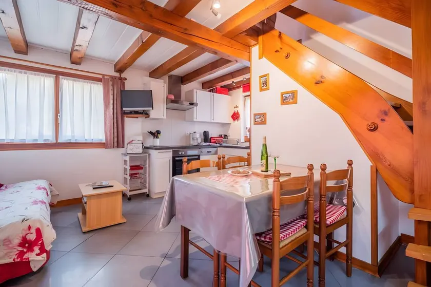 Cottage with garden, BBQ & terrace | Mountain view - Image 1