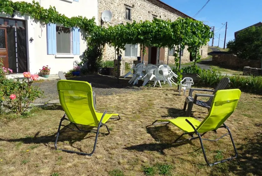 Maison avec jardin et barbecue | Vue jardin - Image 1