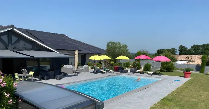 Family-friendly cottage with pool & terrace - Image 1