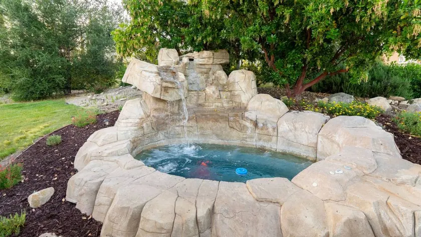 Summer Place by Avantstay Waterfall Spa + Backyard Atascadero Wine Country - Image 1