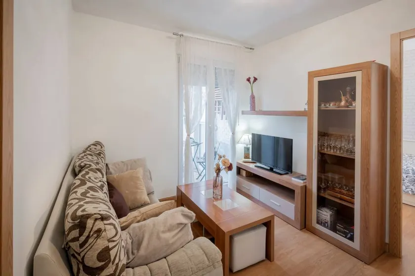 Appartement entièrement équipé avec terrasse | Adapté au travail à distance - Image 1