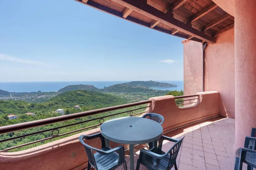 P. R. Club - Three-Room Enea 15 with Sea View, Private Terrace and Air Conditioning - Image 1
