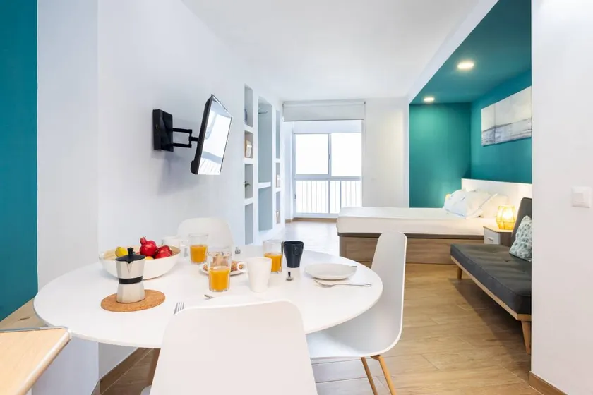 Apartment with terrace | Beach nearby - Image 1