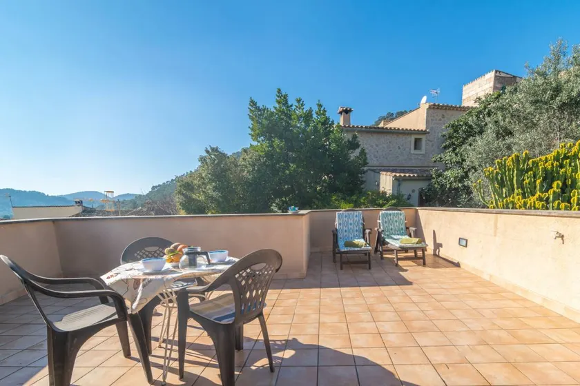 Chalet with barbecue & terrace - Image 1