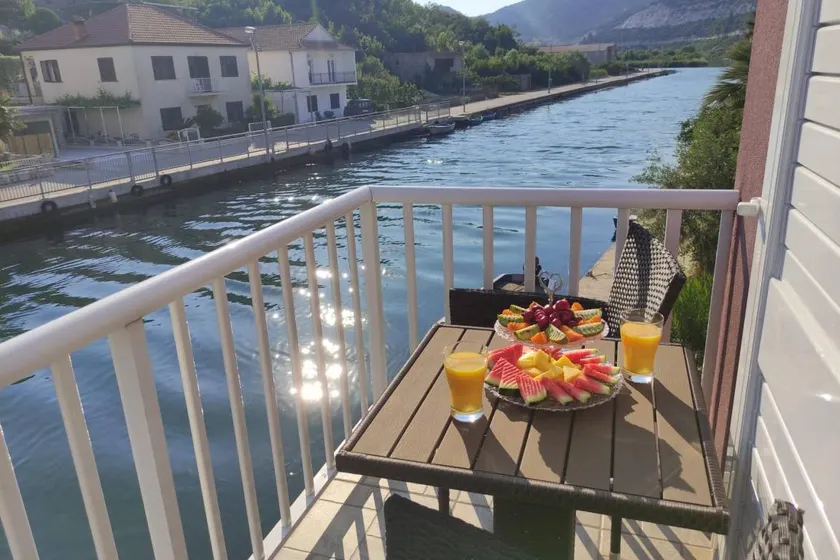 Voll ausgestattetes Apartment mit Whirlpool, Terrasse und Grill - Image 1