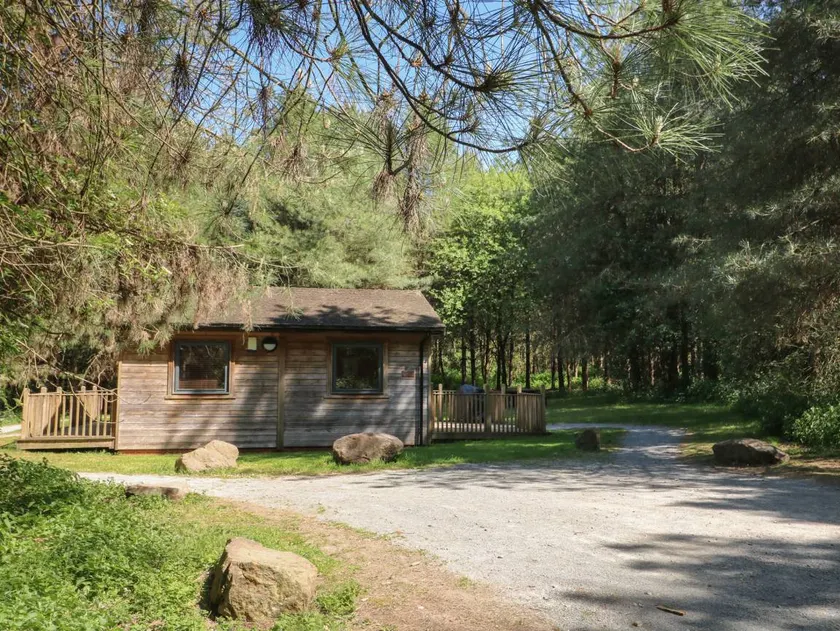Casa rural con jardín - Image 1