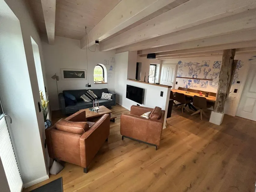 Child-friendly holiday apartment with sauna, BBQ & terrace | Good for workation - Image 1