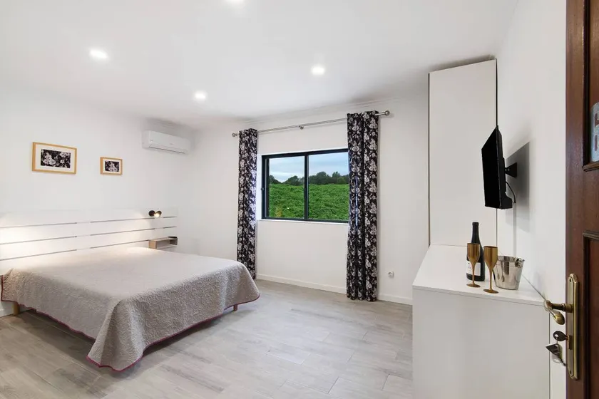 Appartement avec internet haut débit, terrasse et jardin - Image 1