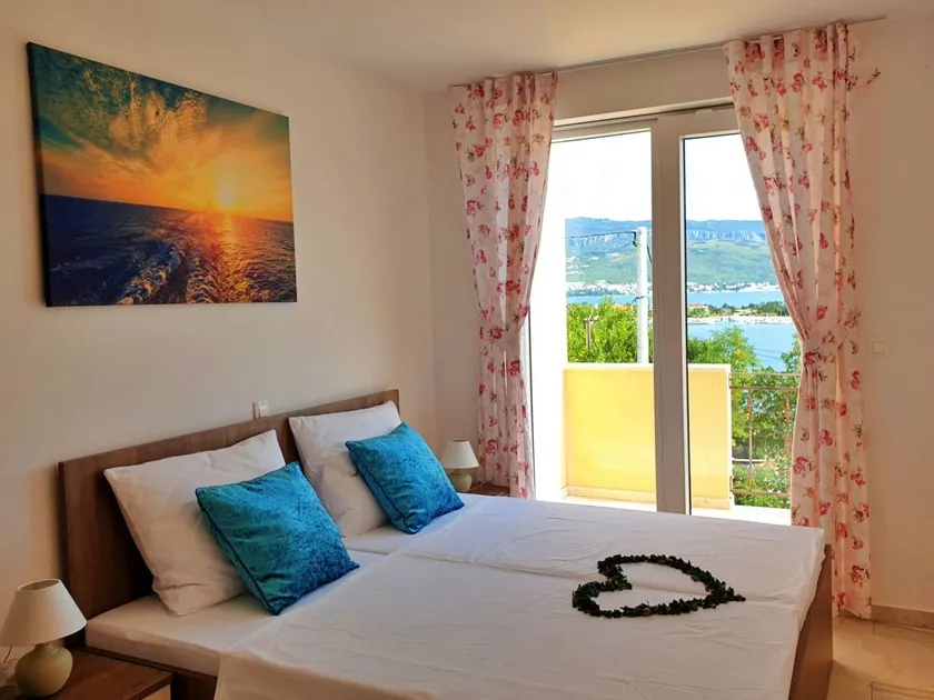 Wonderful holiday apartment with barbecue & garden | Nature view - Image 1