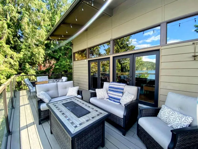 Dog Friendly Cabin on Lake Pend O'reille with Hot Tub and Lakefront Views, Perfect for a Family Retreat on the Lake - Image 1