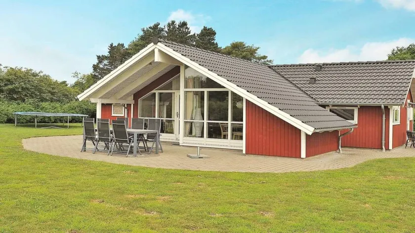 House with hot tub, terrace & sauna - Image 1