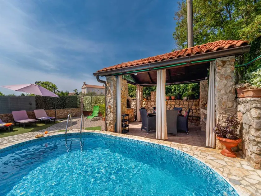 Holiday House Ana – Relaxing House with Heated Pool and Jacuzzi - Image 1