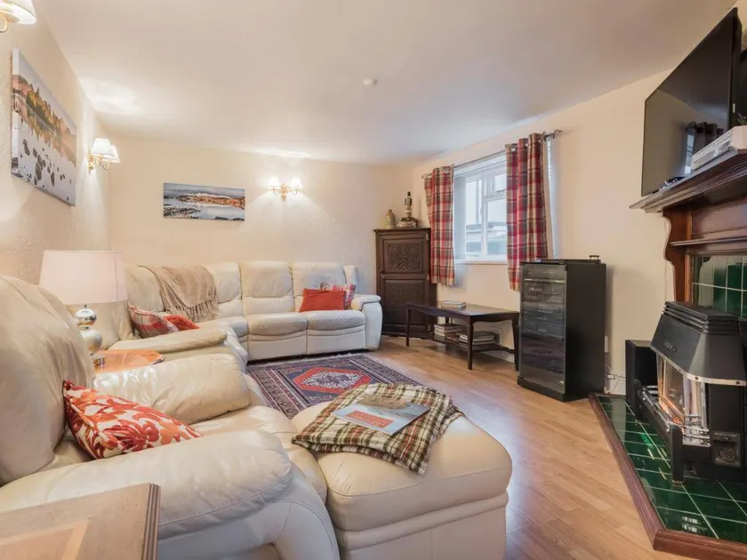 Fully equipped cottage | Pet-friendly - Image 1
