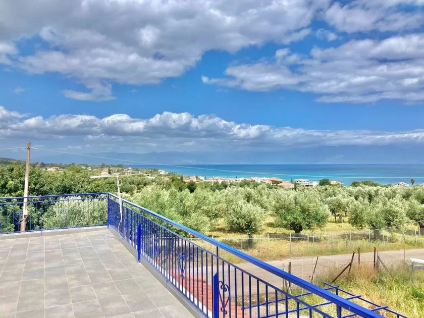 Holiday home with garden & terrace - Image 1
