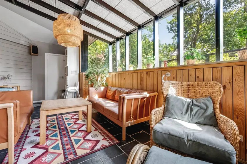 House with jacuzzi, private pool & BBQ - Image 1