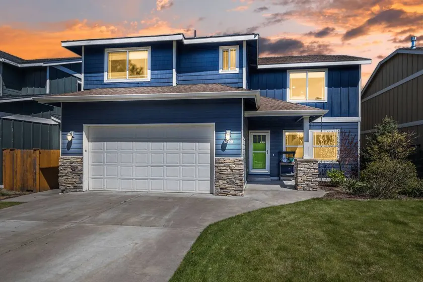 Dog Friendly Bonus Room Fireplace BBQ Fenced Yard Close to Park! - Image 1