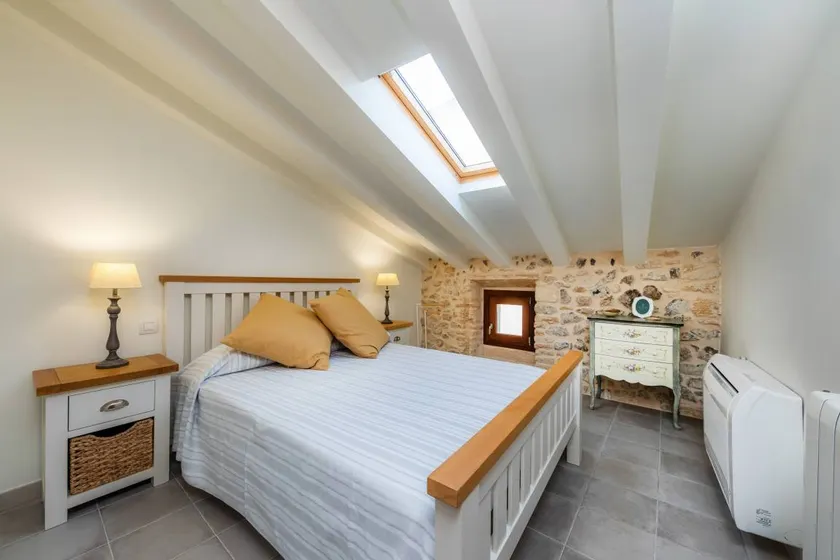 Holiday home with terrace | City view - Image 1