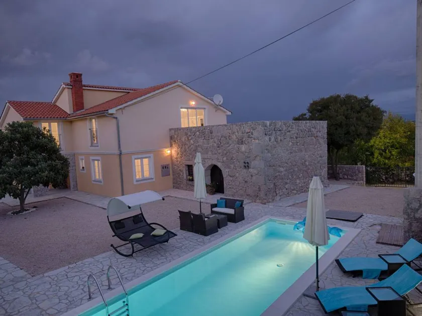 Holiday home with barbecue, private pool & terrace - Image 1