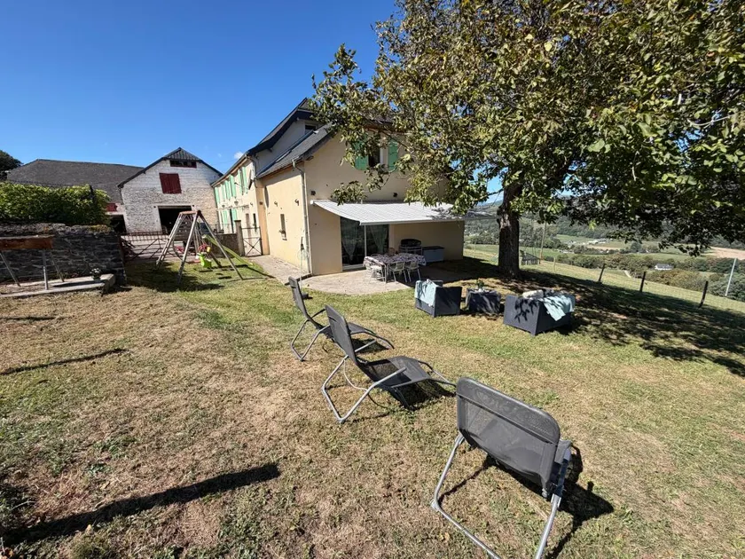 Cottage with barbeque, terrace & garden | City view - Image 1