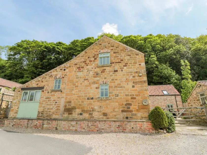 Family-friendly lovely cottage with garden - Image 1