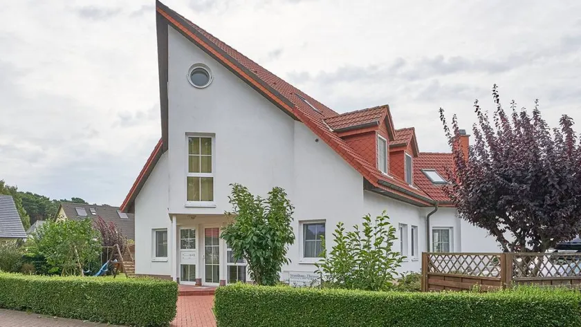 Flat with sauna, garden & terrace - Image 1